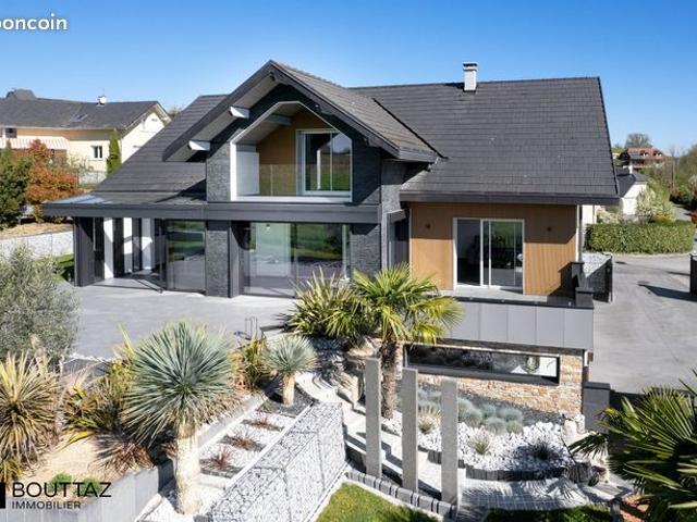 Maison 5 pièces 211 m²