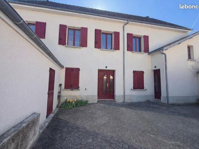 Maison 5 pièces 212 m²