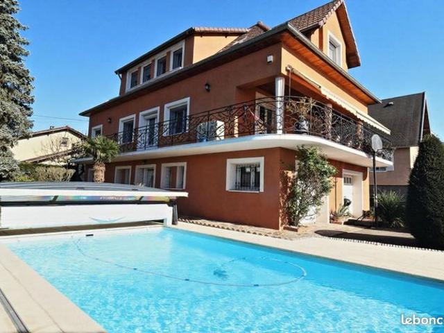 Maison 6 pièces 212 m²