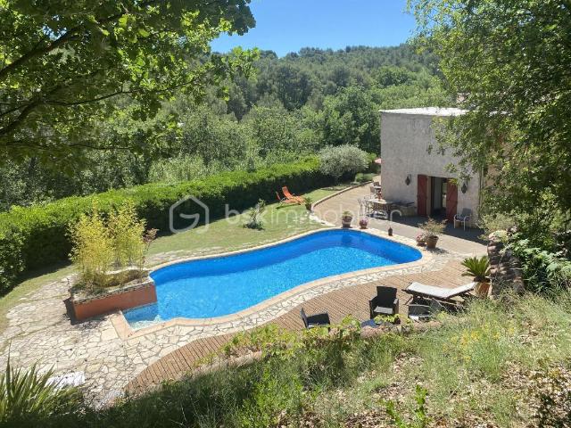 Maison 5 pièces 212 m²