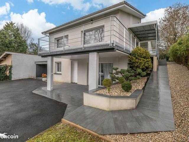 Maison 5 pièces 212 m²