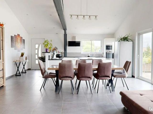 Maison 5 pièces 212 m²
