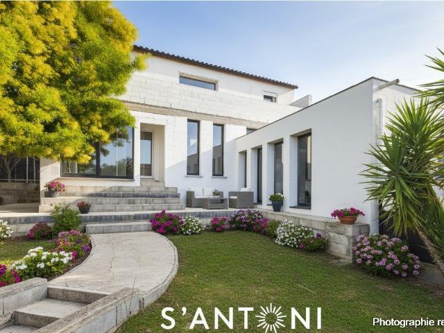 Maison 5 pièces 212 m²