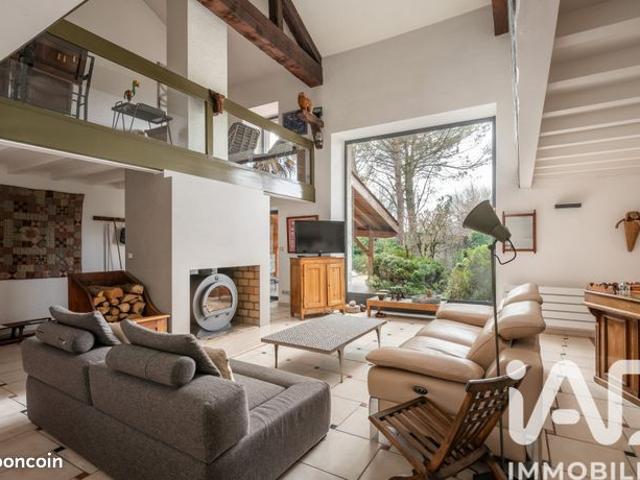 Maison 5 pièces 239 m²