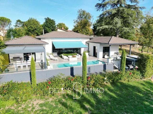 Maison 5 pièces 212 m²