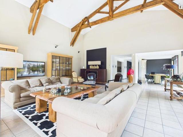 Maison 5 pièces 213 m²