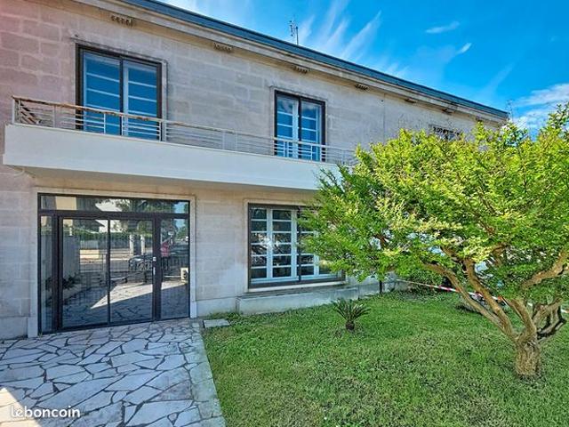 Maison 5 pièces 213 m²