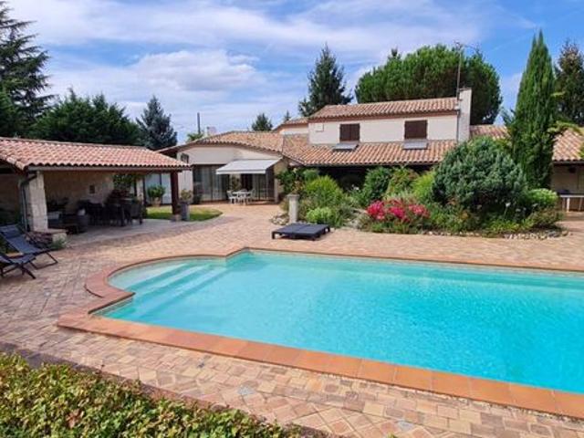 Maison 5 pièces 225 m²