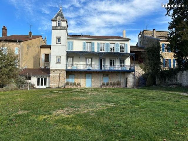 Maison 5 pièces 225 m²