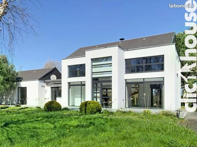 Maison 5 pièces 225 m²