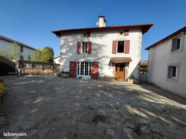 Maison 5 pièces 225 m²