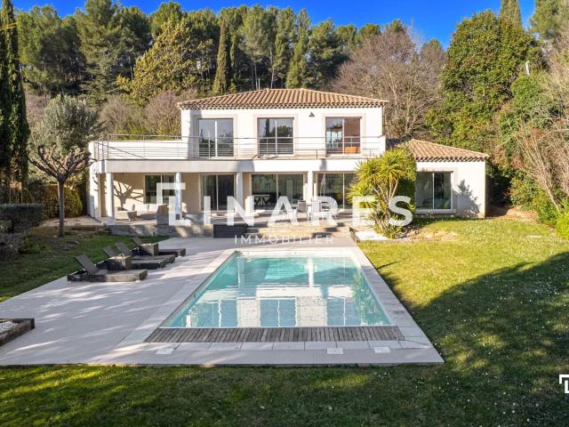 Maison 5 pièces 226 m²