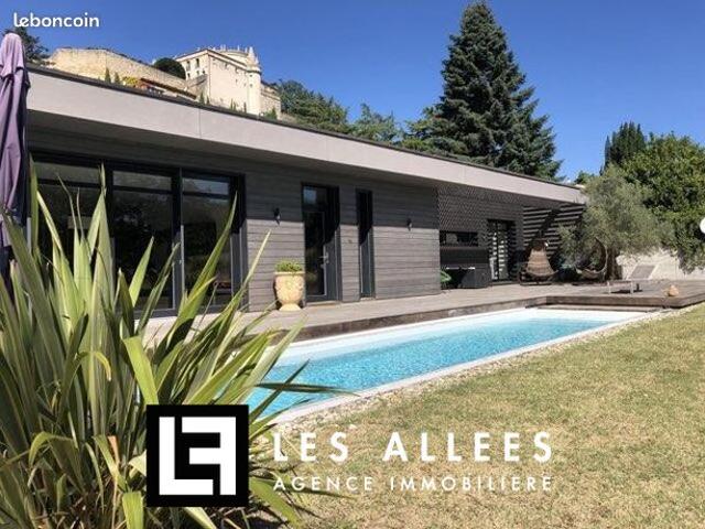 Maison 5 pièces 226 m²
