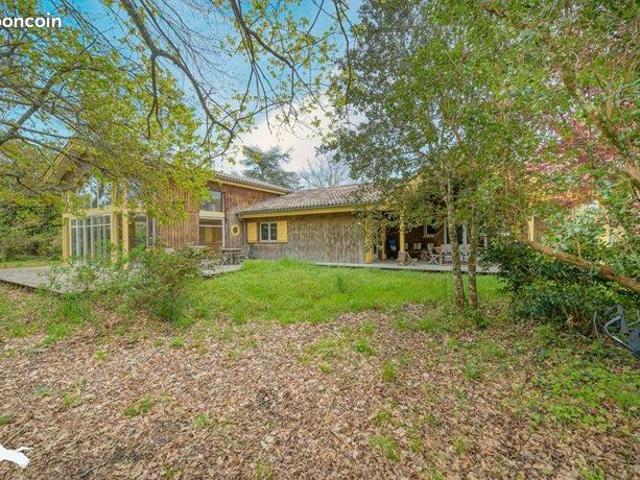 Maison 5 pièces 226 m²