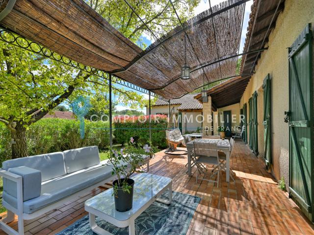 Maison 5 pièces 227 m²