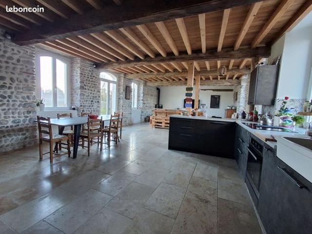 Maison 5 pièces 196 m²