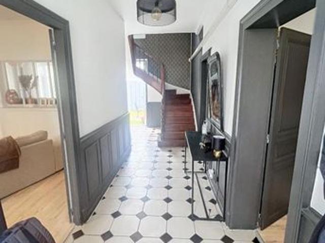 Maison 5 pièces 227 m²