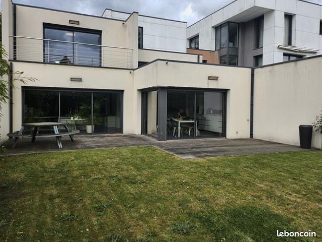 Maison 5 pièces 228 m²