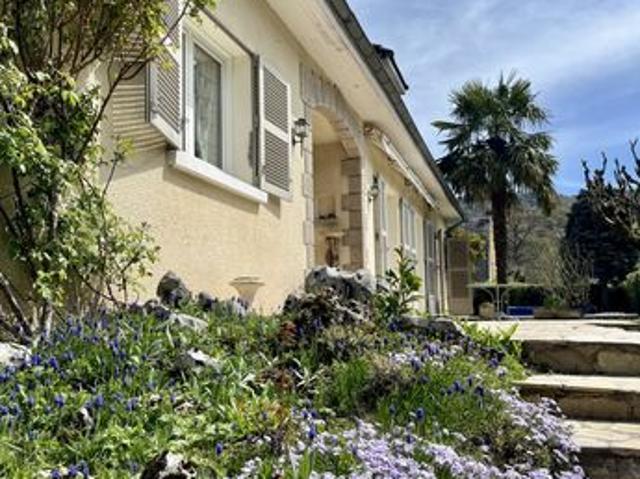 Maison 5 pièces 220 m²