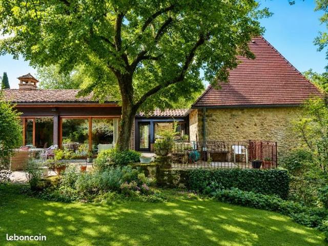 Maison 5 pièces 220 m²