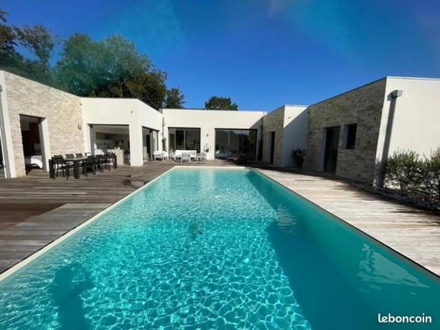 Maison 5 pièces 220 m²