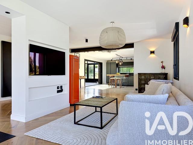 Maison 5 pièces 220 m²