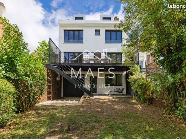 Maison 5 pièces 220 m²