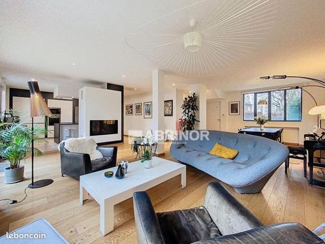Maison 5 pièces 220 m²