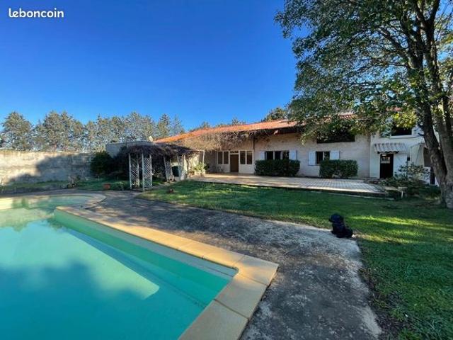 Maison 5 pièces 220 m²