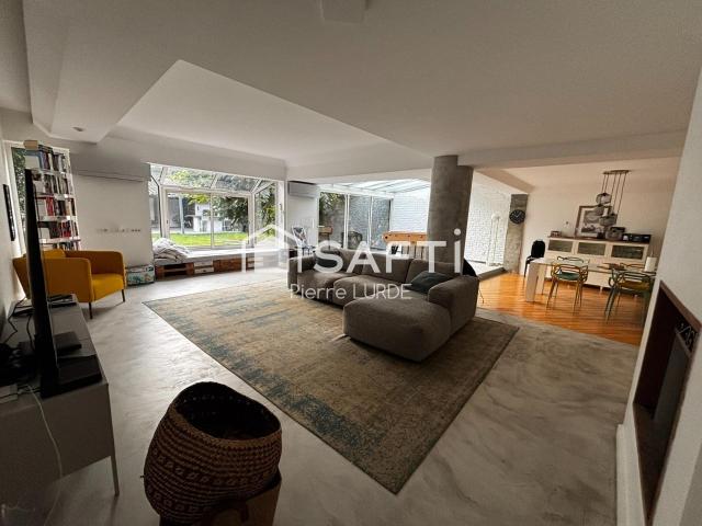 Maison 5 pièces 220 m²