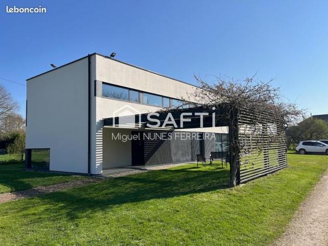 Maison 5 pièces 220 m²