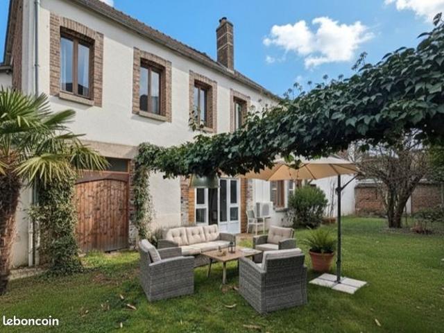 Maison 5 pièces 220 m²