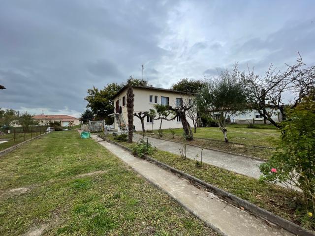 Maison 5 pièces 220 m²