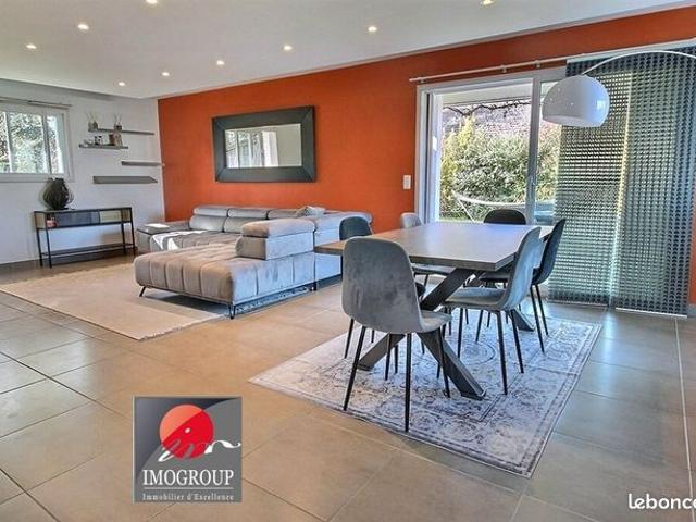 Maison 5 pièces 220 m²