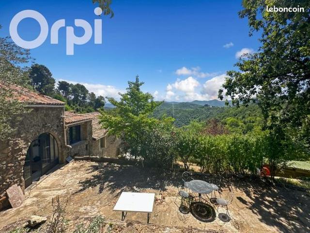 Maison 5 pièces 220 m²