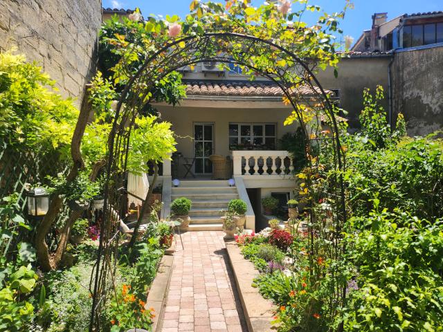 Maison 5 pièces 220 m²