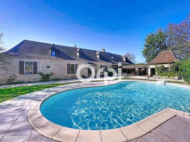 Maison 5 pièces 220 m²