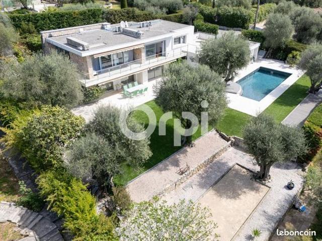 Maison 5 pièces 220 m²