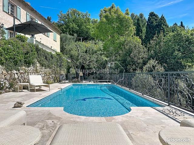 Maison 5 pièces 220 m²