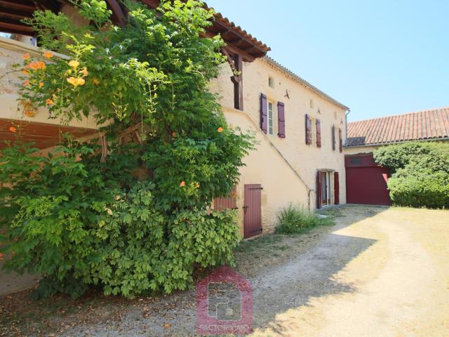 Maison 5 pièces 220 m²