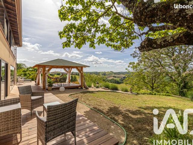 Maison 5 pièces 240 m²