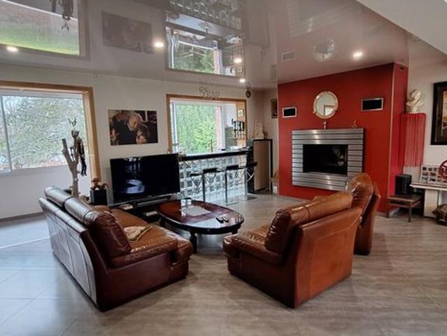 Maison 5 pièces 220 m²