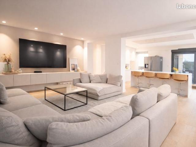 Maison 5 pièces 220 m²