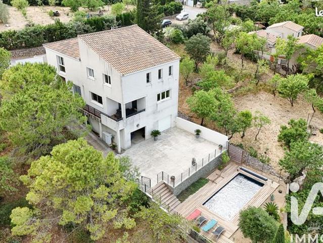 Maison 5 pièces 220 m²