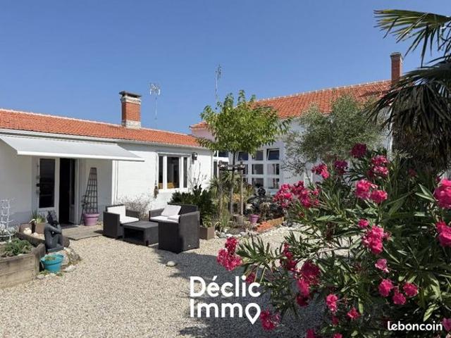 Maison 5 pièces 220 m²