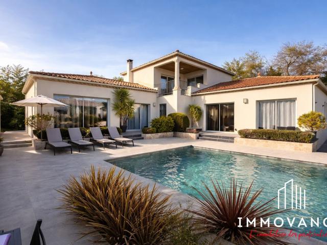 Maison 5 pièces 220 m²