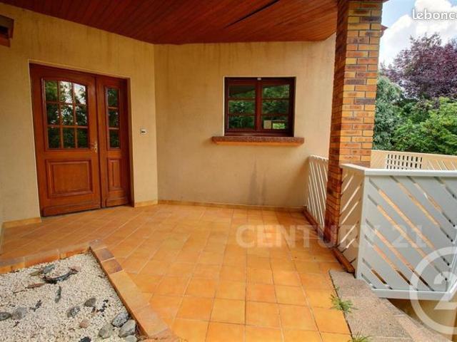 Maison 5 pièces 221 m²