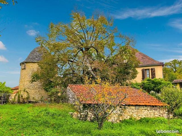 Maison 5 pièces 221 m²
