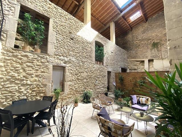 Maison 5 pièces 221 m²