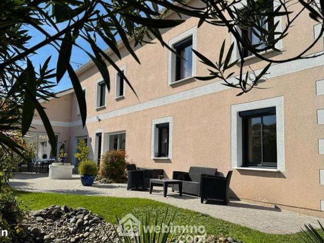 Maison 5 pièces 221 m²